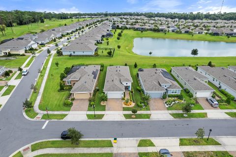 A home in DELAND