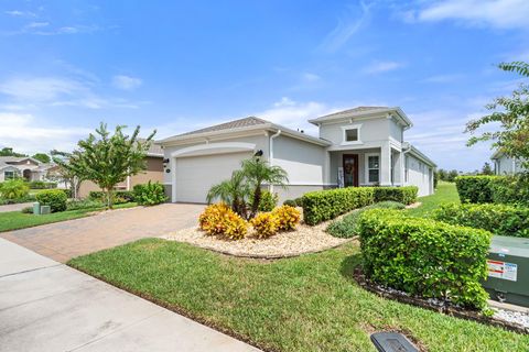 A home in DELAND