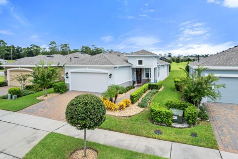 A home in DELAND