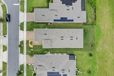 A home in DELAND