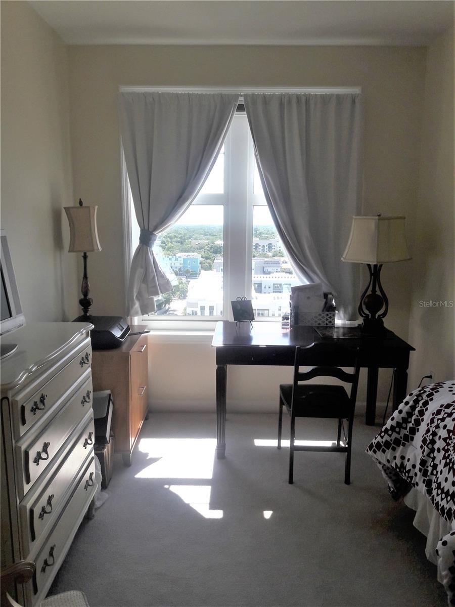 RENAISSANCE 1 - Residential Lease