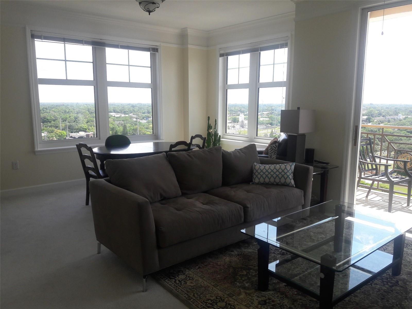 RENAISSANCE 1 - Residential Lease
