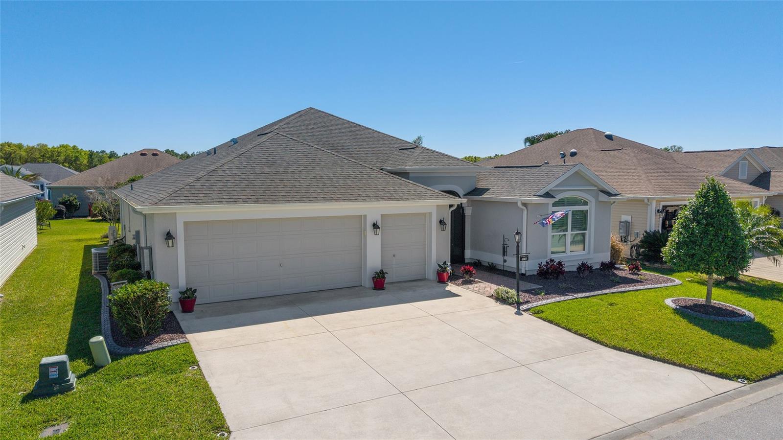 6083 DELPHINA LOOP