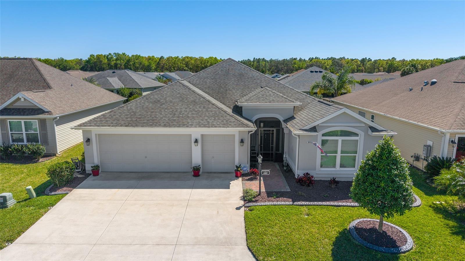 6083 DELPHINA LOOP
