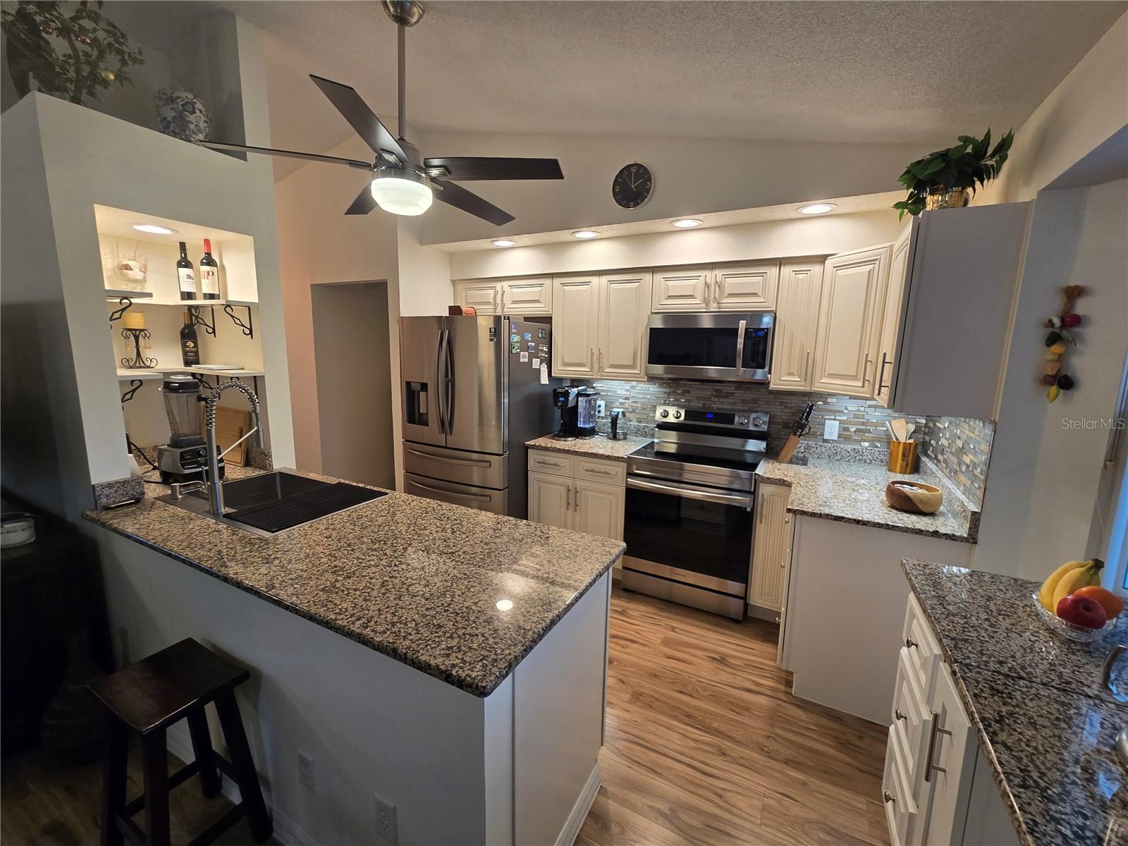 SPRING HILL - Residential