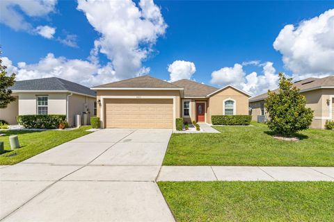 A home in WINTER HAVEN