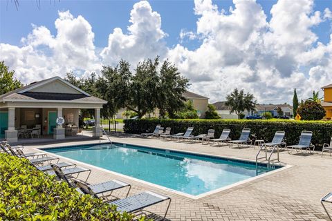 A home in WINTER HAVEN