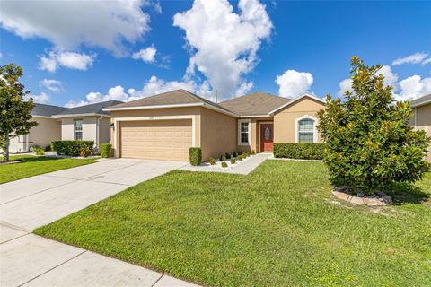 A home in WINTER HAVEN