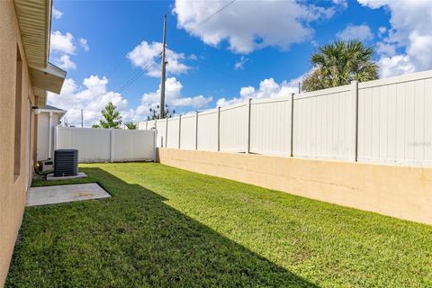 A home in WINTER HAVEN