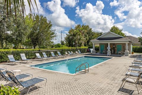 A home in WINTER HAVEN