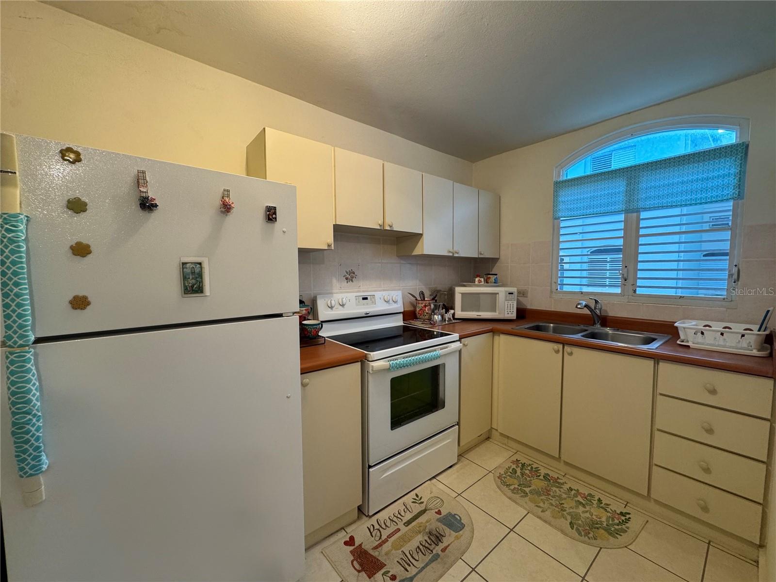 EDIF. E - Residential