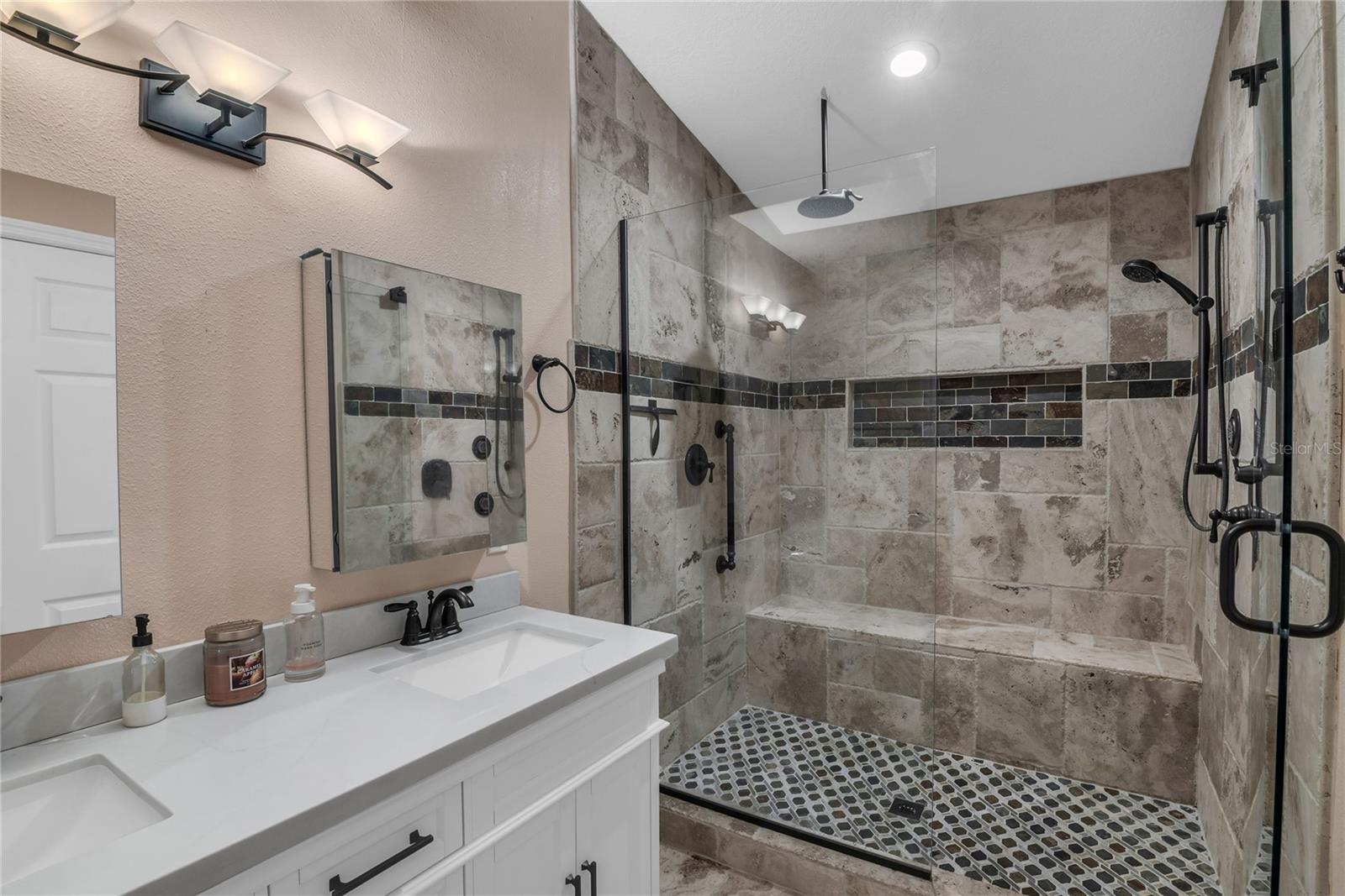 LONGACRES - Residential