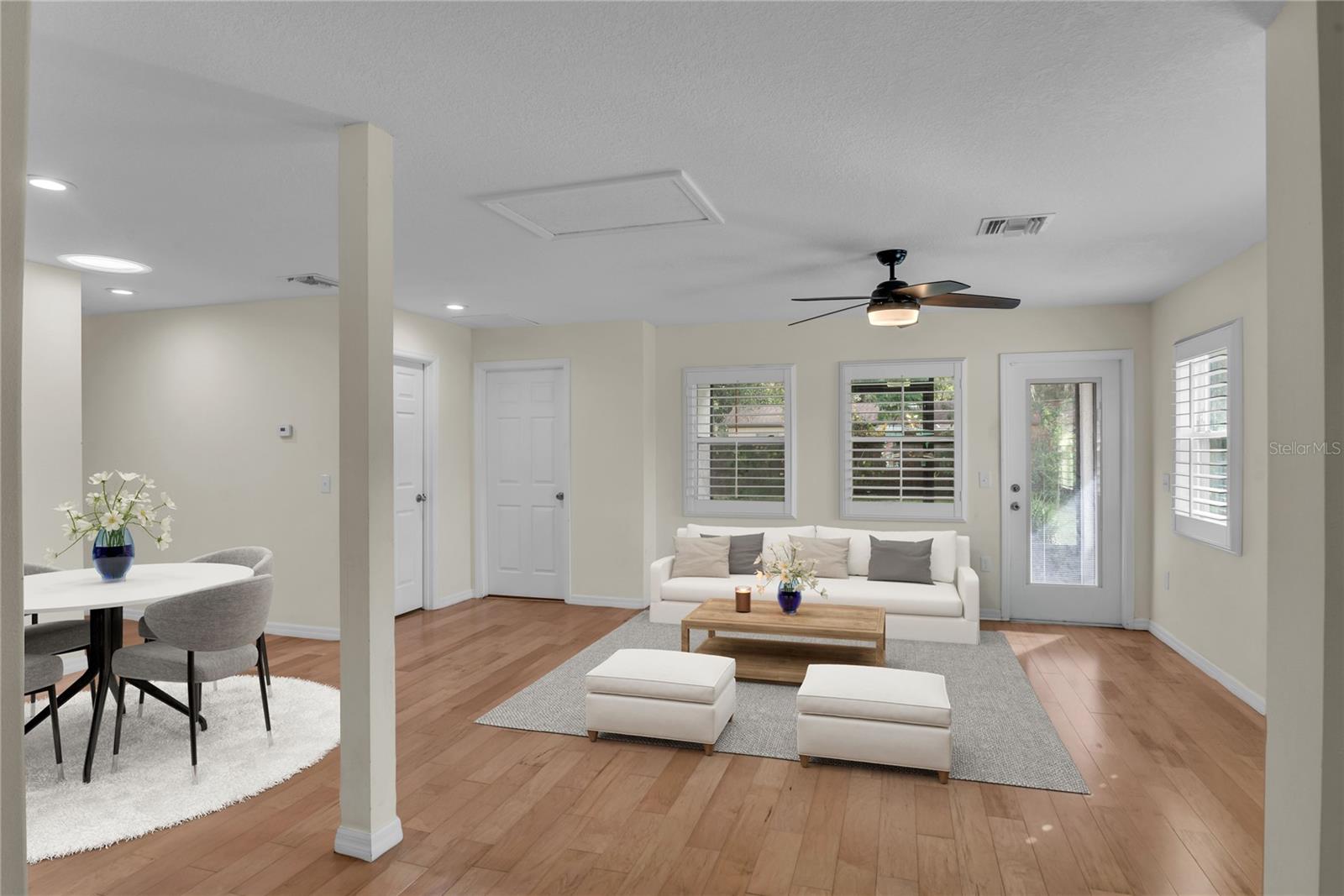 LONGACRES - Residential