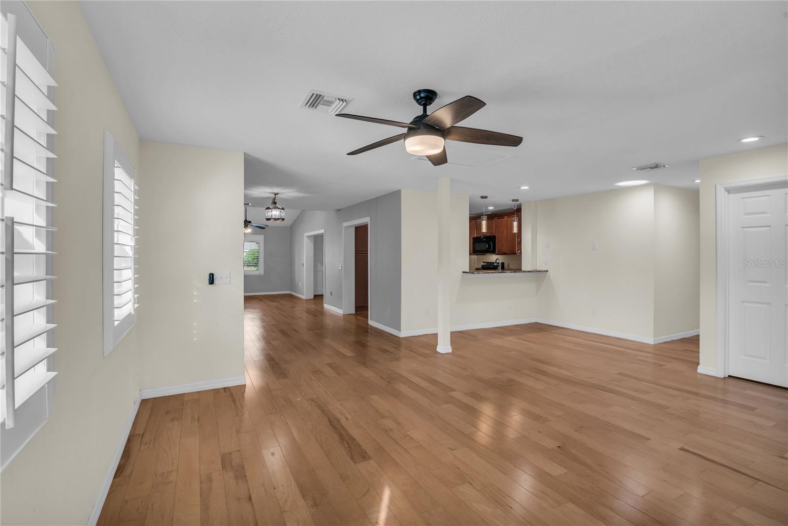 LONGACRES - Residential