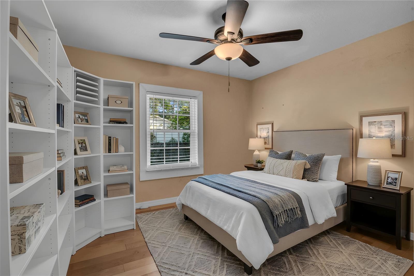 LONGACRES - Residential