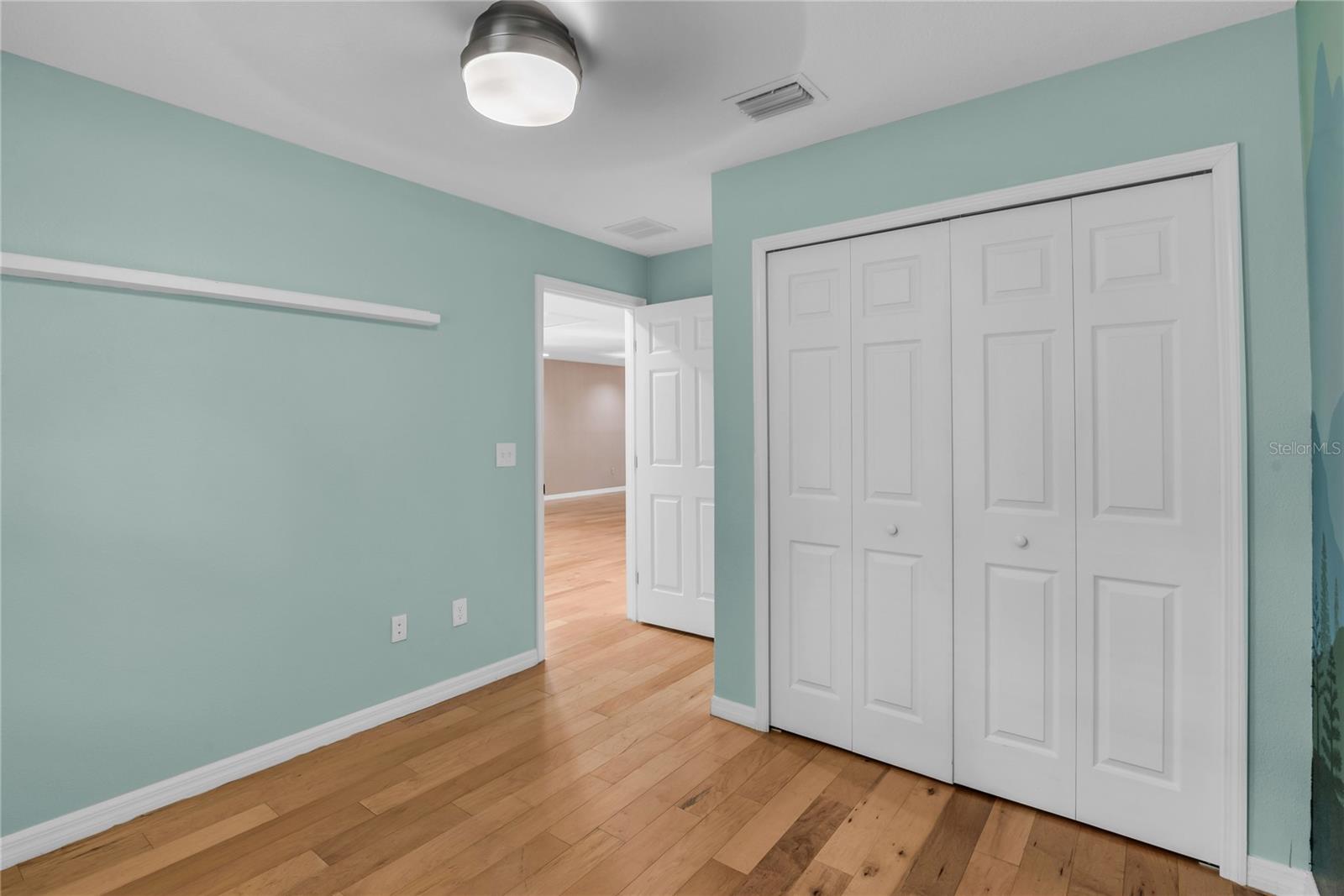 LONGACRES - Residential