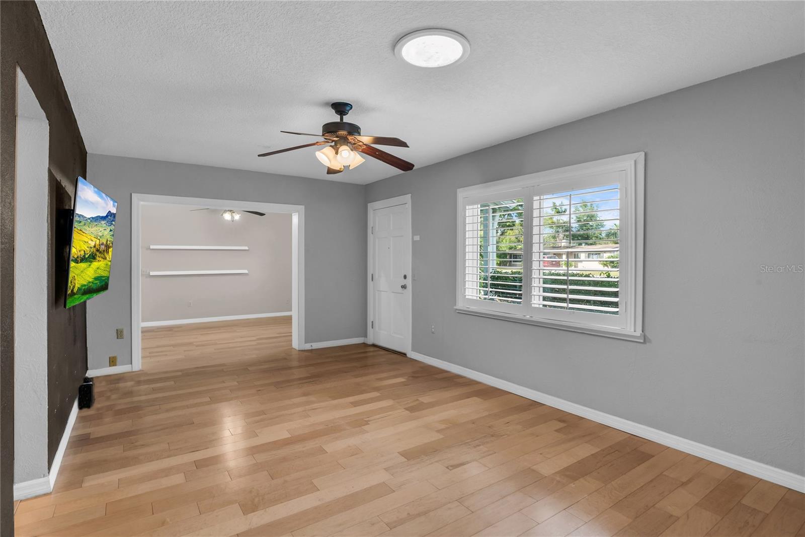 LONGACRES - Residential