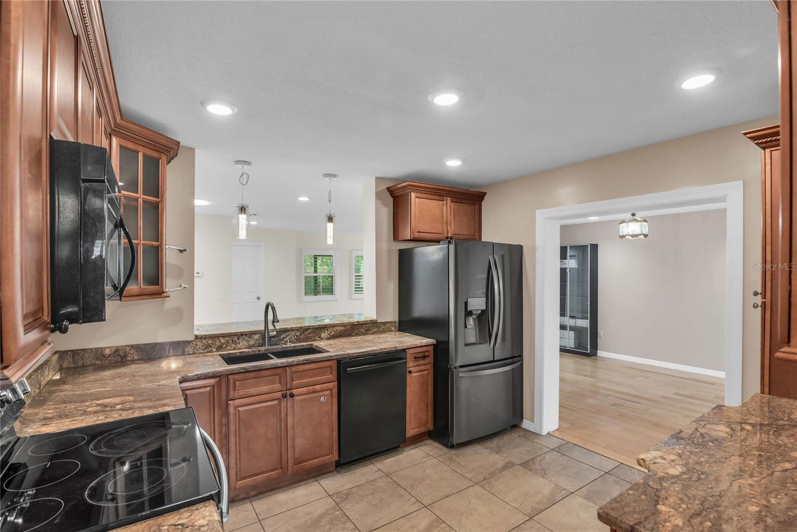 LONGACRES - Residential