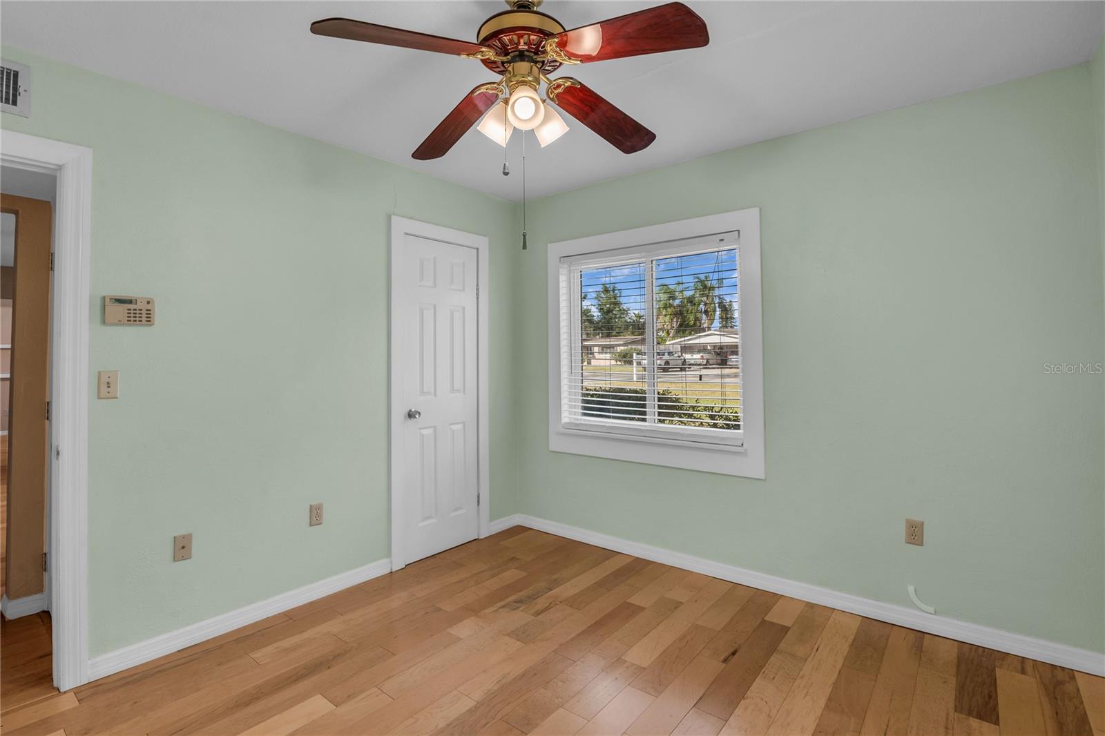 LONGACRES - Residential