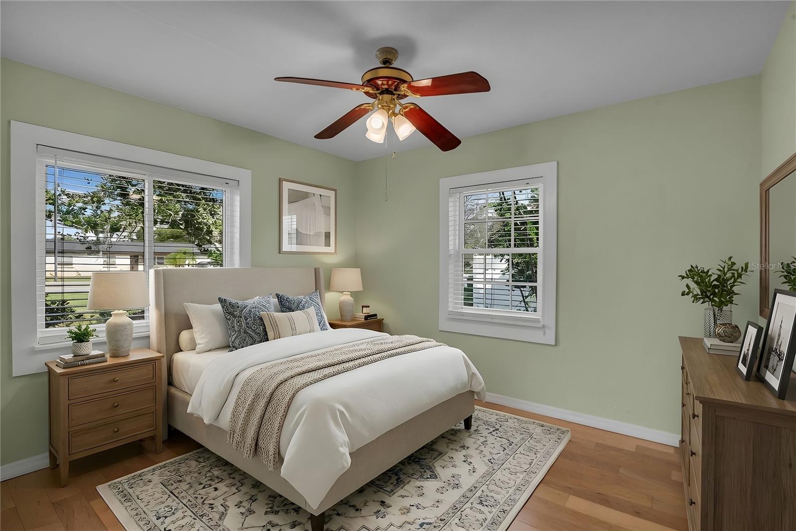 LONGACRES - Residential