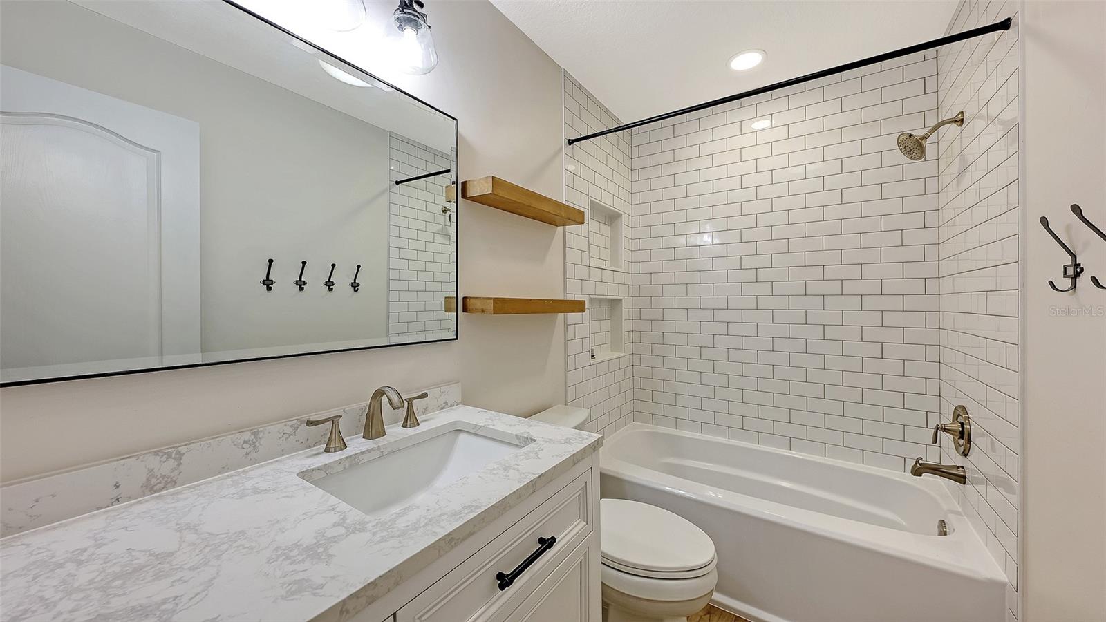 MISSION ESTATES - Residential