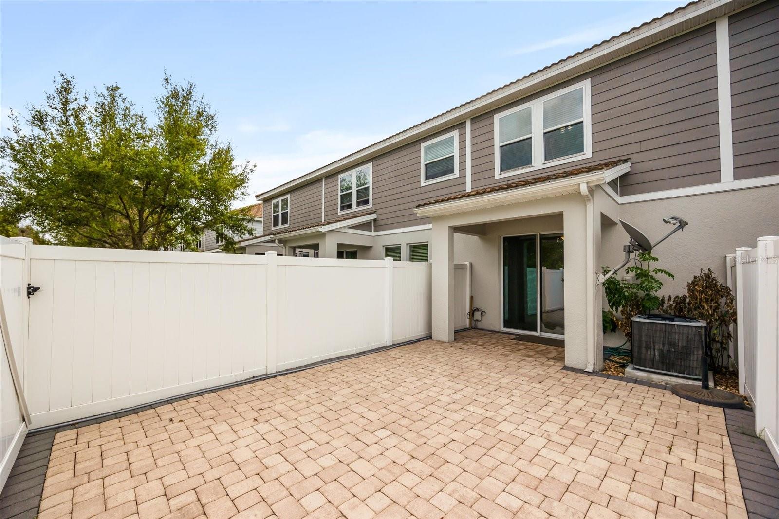 SOMERSET CHASE - Residential