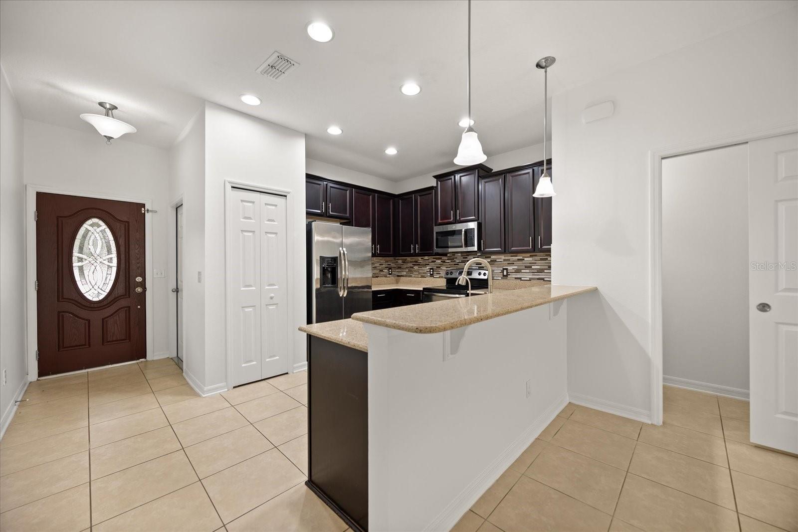 SOMERSET CHASE - Residential