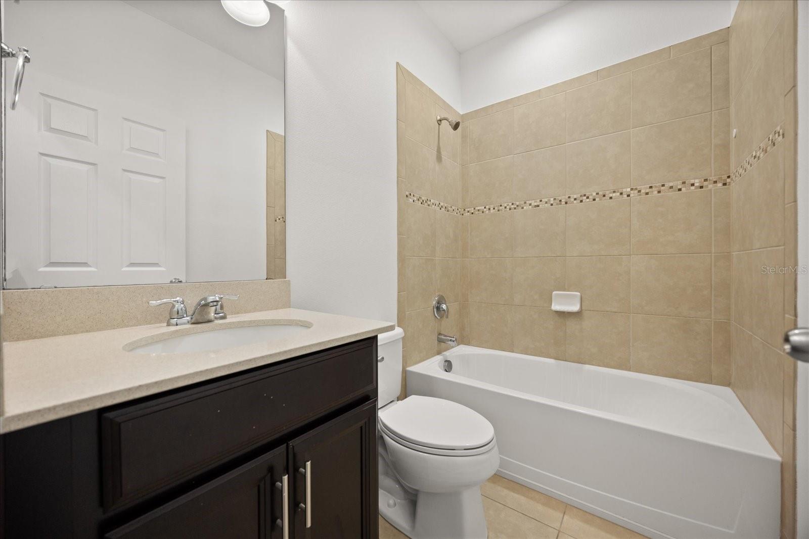 SOMERSET CHASE - Residential