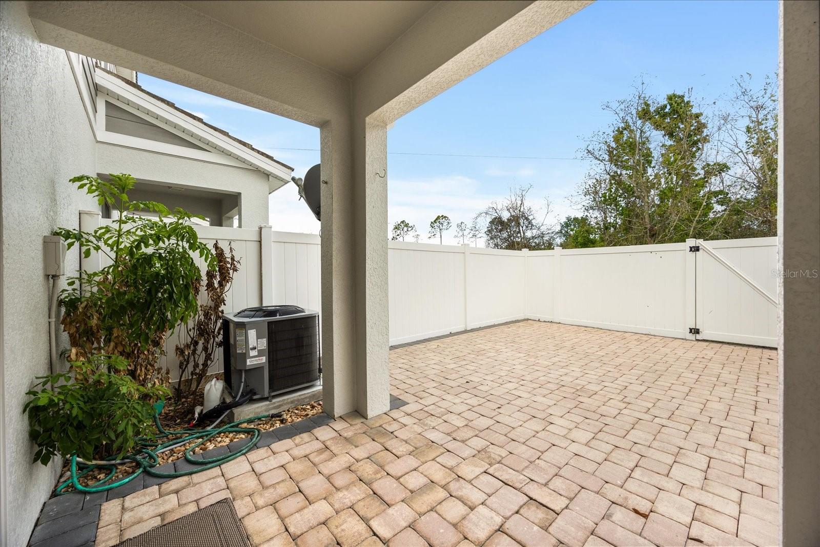 SOMERSET CHASE - Residential