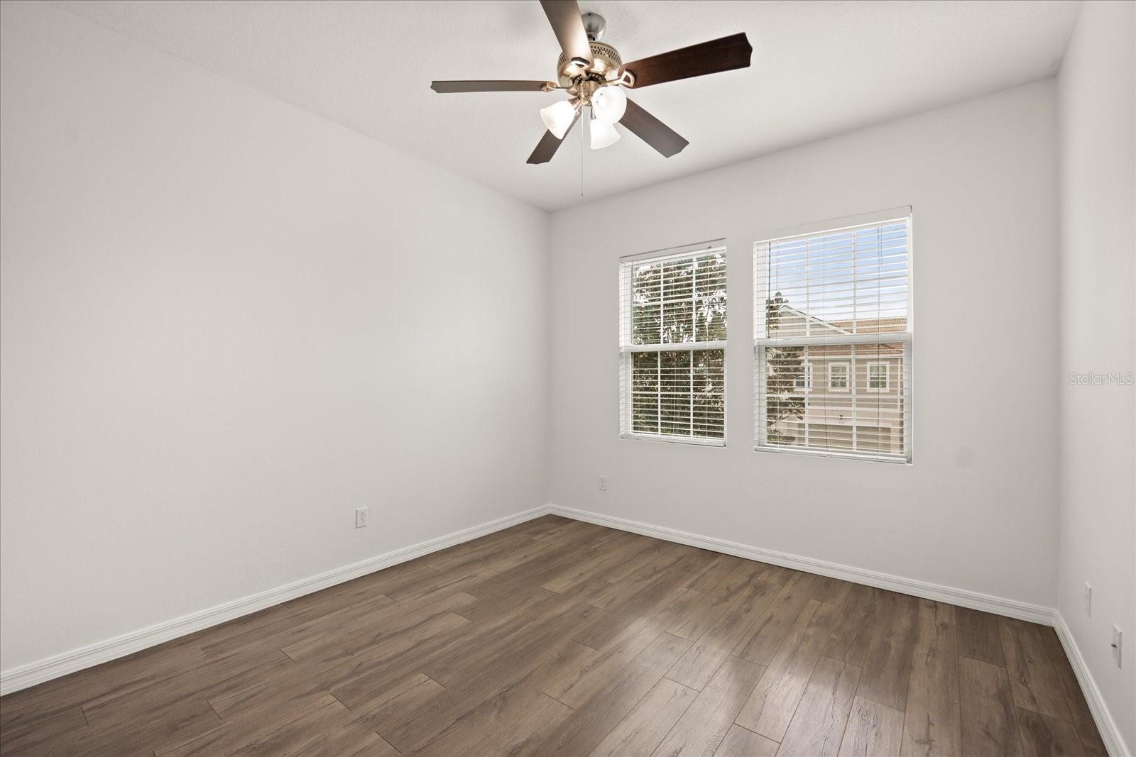 SOMERSET CHASE - Residential