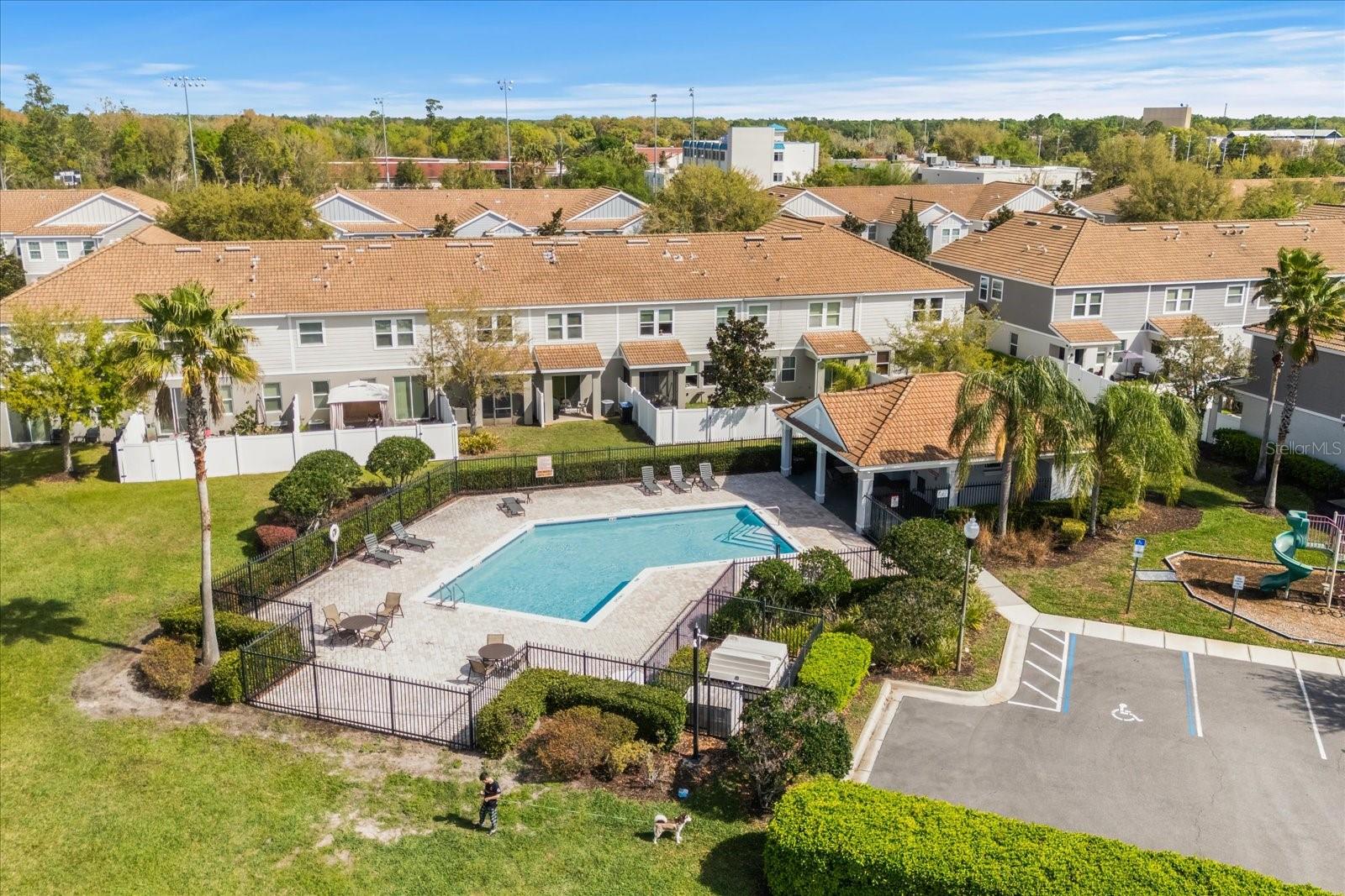 SOMERSET CHASE - Residential