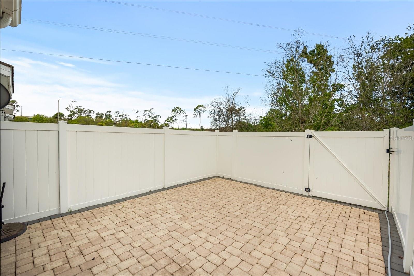 SOMERSET CHASE - Residential