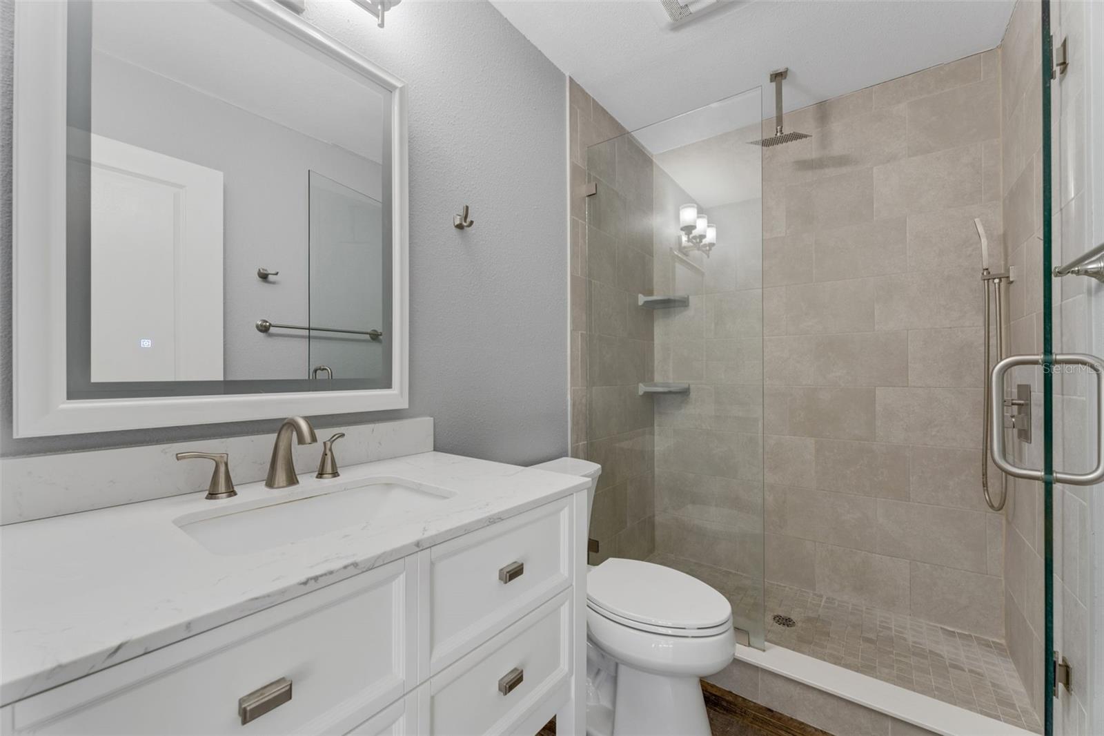 WATERS EDGE UNIT 01 A REP 02 - Residential