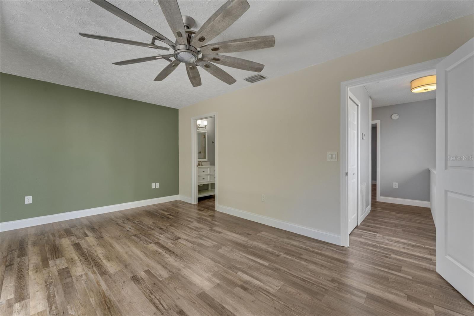 WATERS EDGE UNIT 01 A REP 02 - Residential