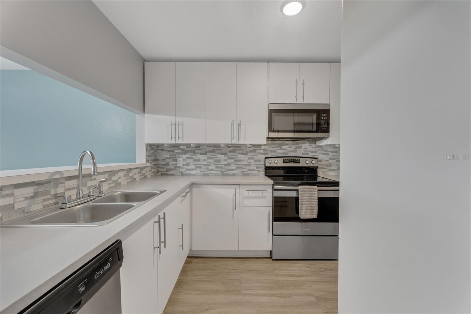 WATERS EDGE UNIT 01 A REP 02 - Residential