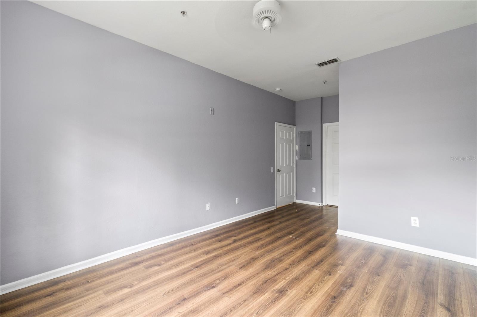 HORIZONS/STONERIDGE PLACE PH 03 - Residential Lease