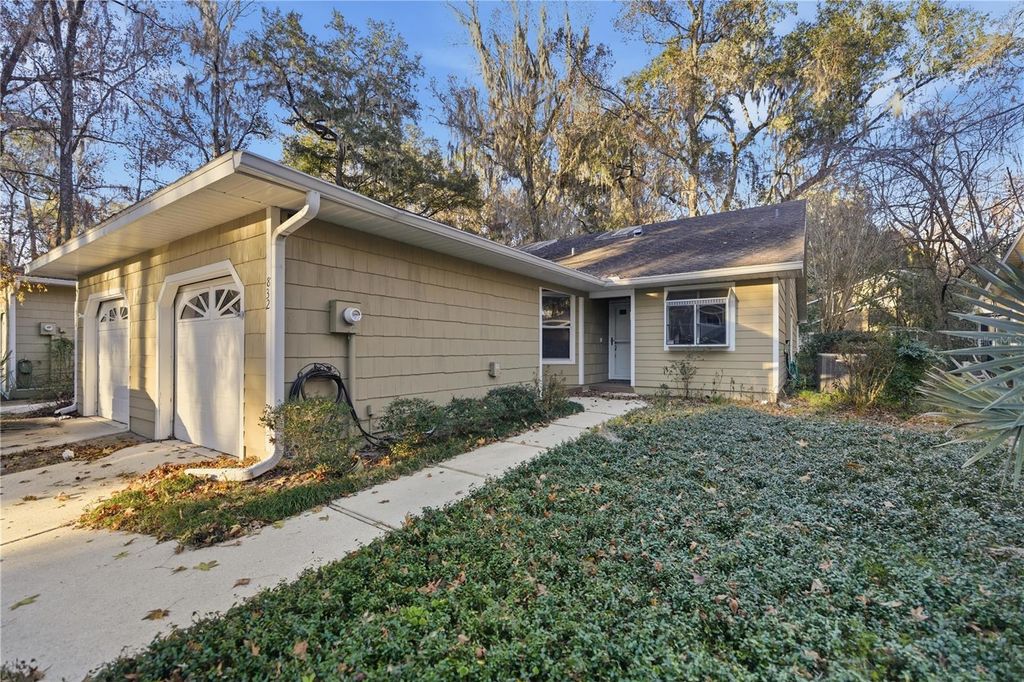 Photo of 832 SW 50th Way, Gainesville, FL 32607 (MLS # O6377383)