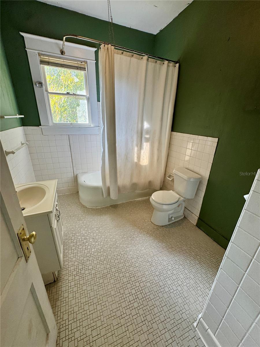 ALTAMONTE HEIGHTS - Residential