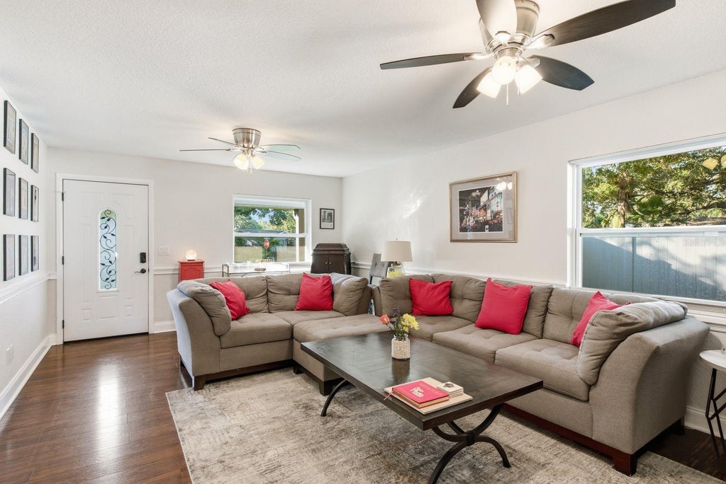 Photo of 1410 Vale Court, Dunedin, FL 34698 (MLS # TB8544682)
