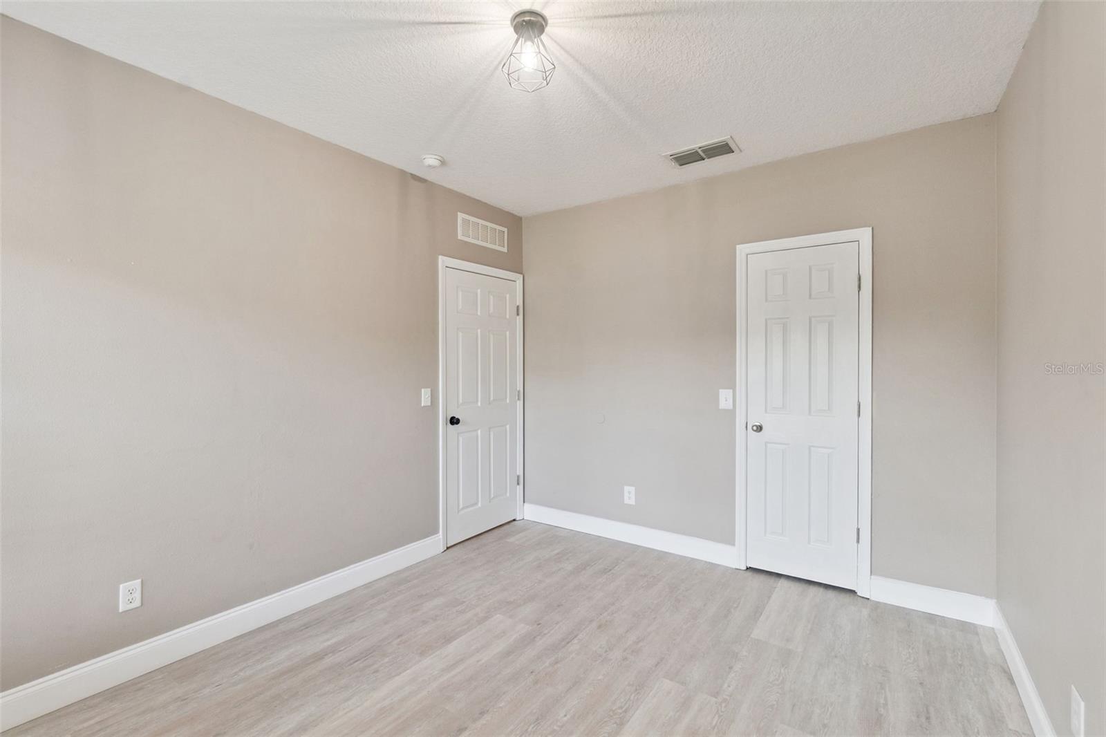 OAKS/BRANDY LAKE - Residential Lease