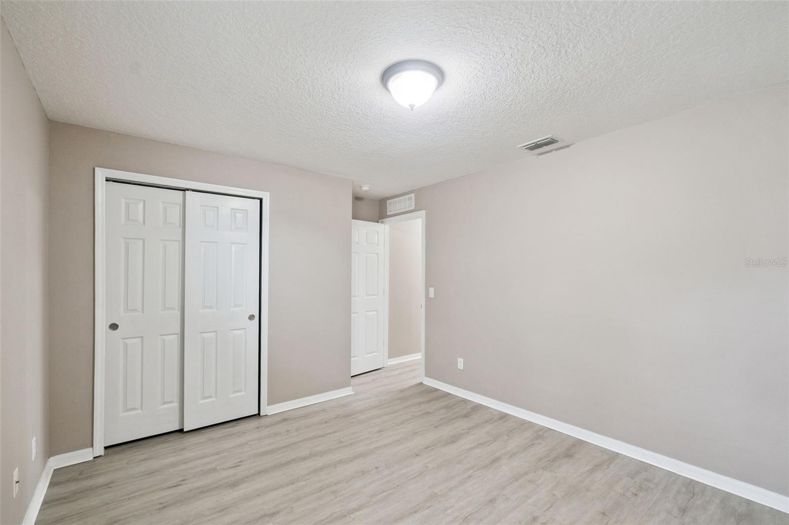 OAKS/BRANDY LAKE - Residential Lease