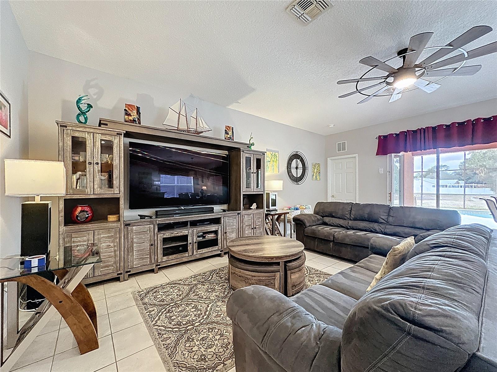 WATERSONG PH 01 - Residential