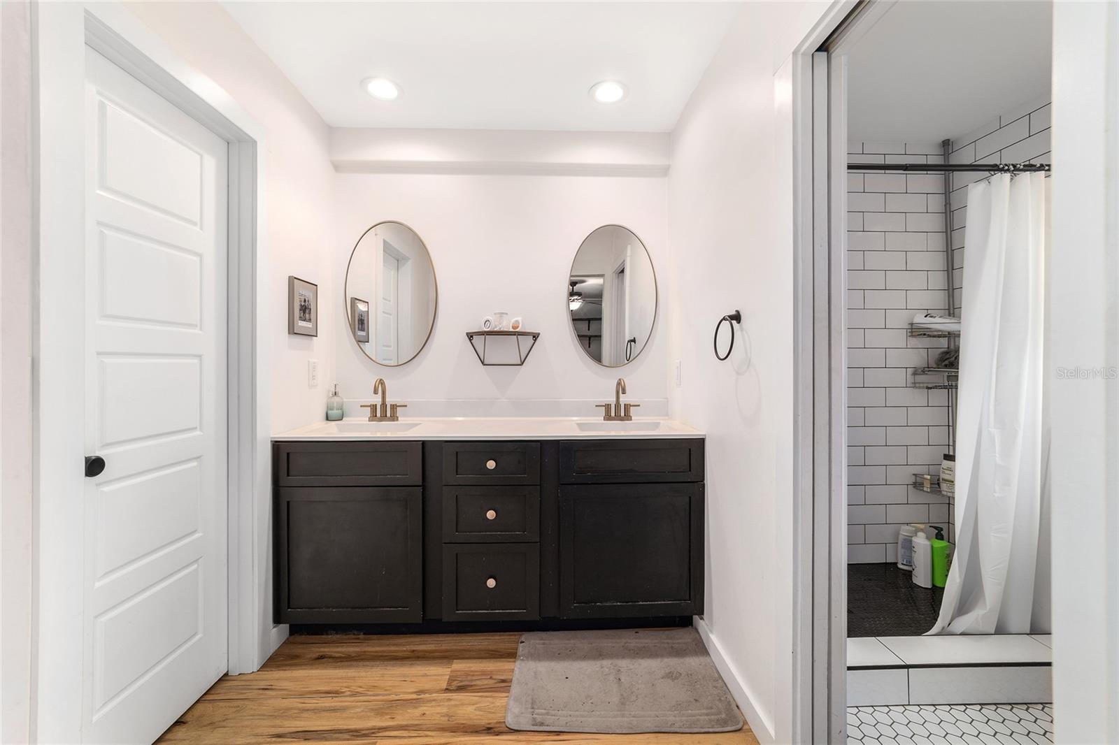 CRESTWOOD UN 05 - Residential