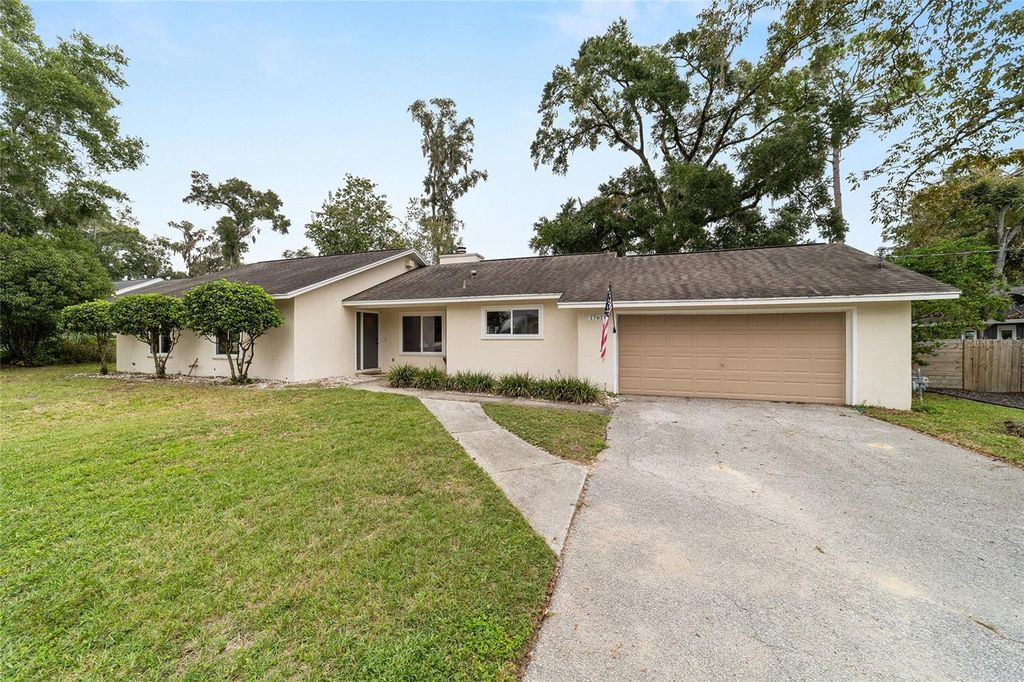 Photo of 1761 SE 38th Avenue, Ocala, FL 34471 (MLS # OM712536)