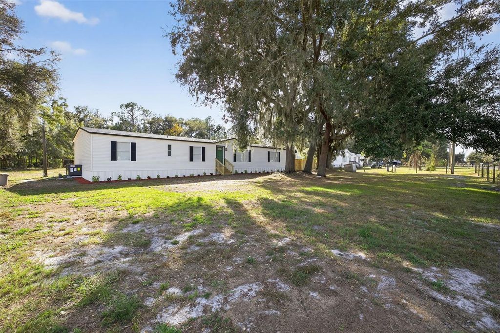 Photo of 5136 Rock Dove Loop, Lakeland, FL 33810 (MLS # TB8458370)