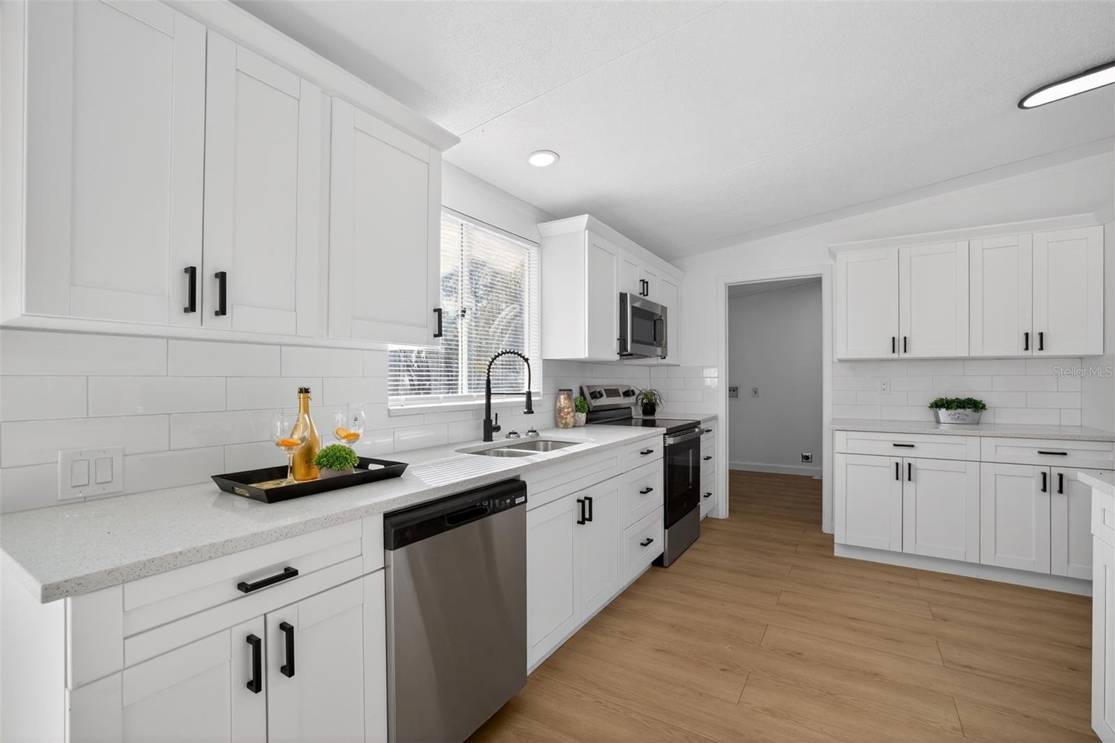 COUNTRY VIEW ESTATES - Residential