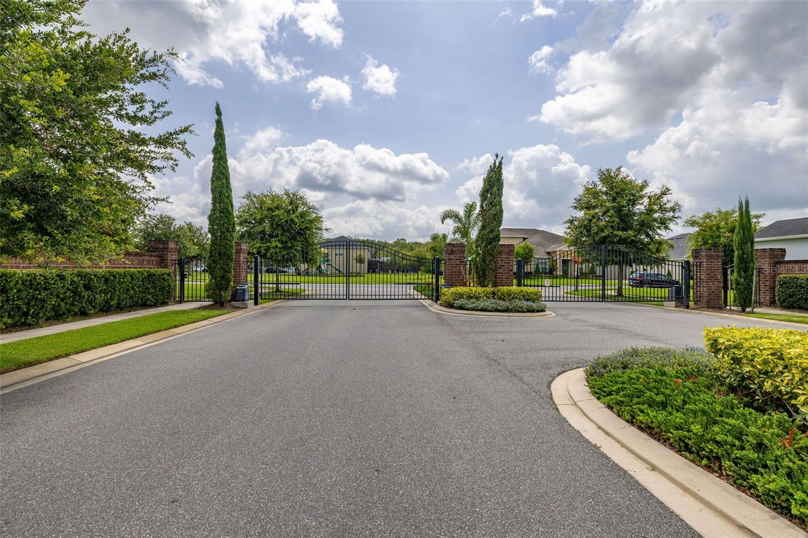 RETREAT AT LAKE CHARM - Residential