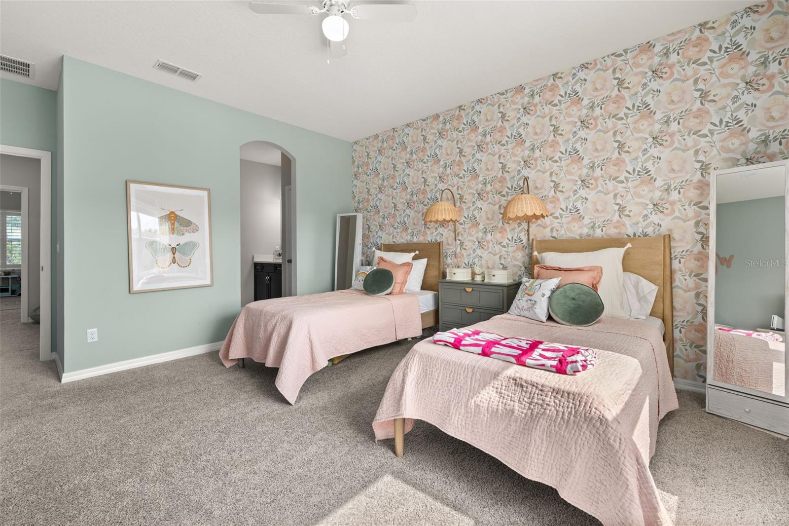 RETREAT AT LAKE CHARM - Residential
