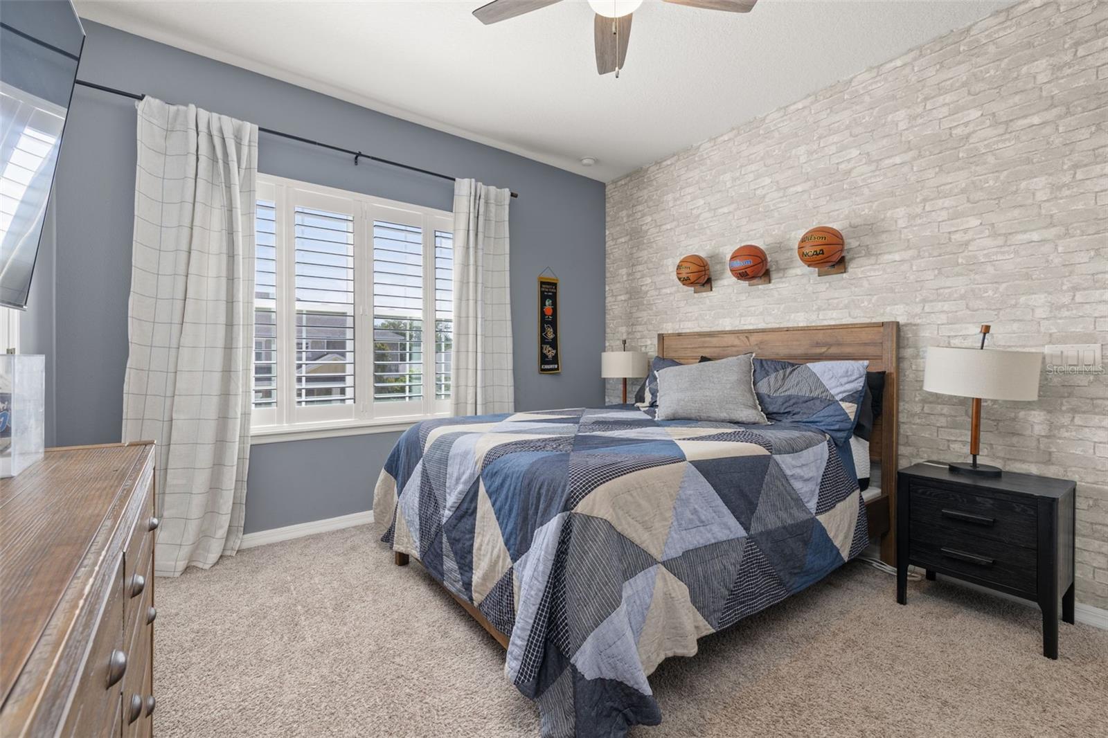 RETREAT AT LAKE CHARM - Residential