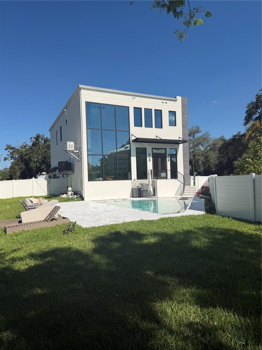 8103 N RIVER SHORE DRIVE
